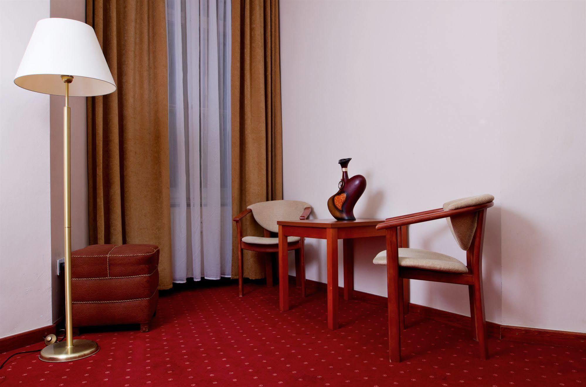 Hotel Abell 2*